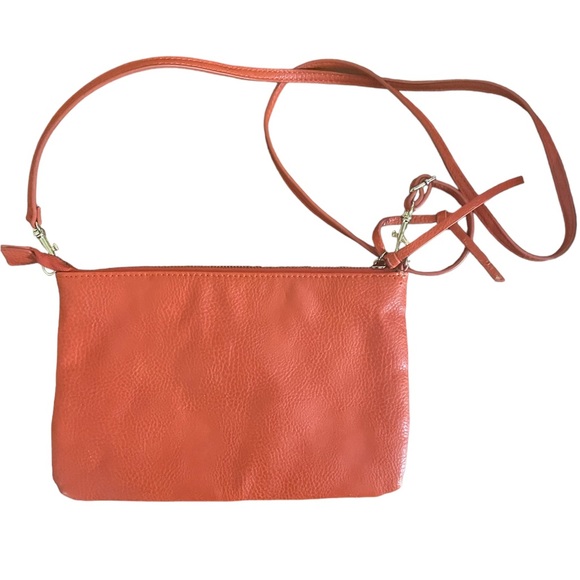 Linea Pelle Pebbled Vegan Leather Polka Dot
Lining Crossbody Shoulder Bag - Picture 3 of 4